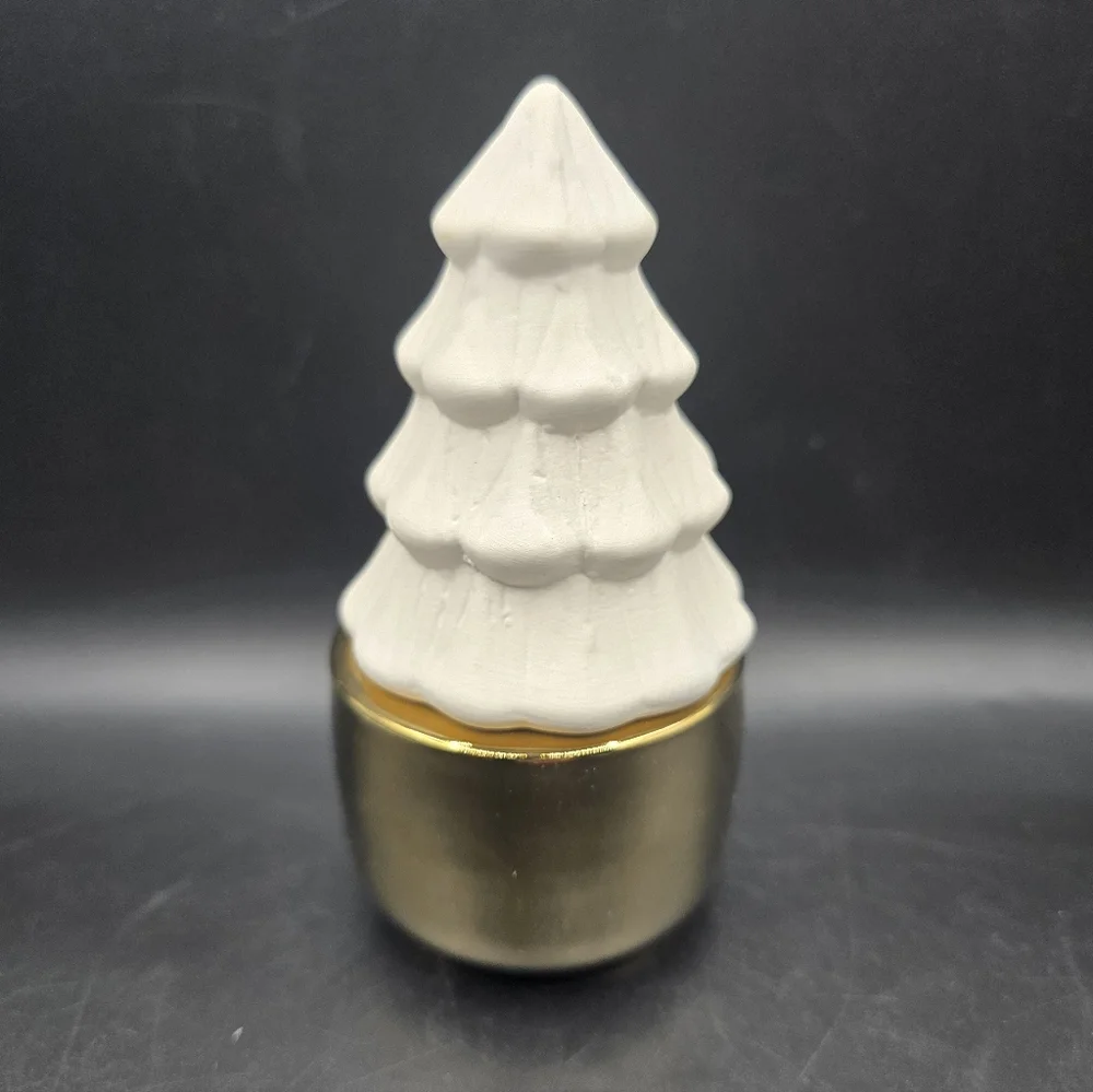 NIB Whole Foods Limited Edition Passive Essential Oil Diffuser Evergreen Edition